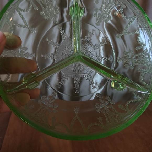 Vintage Anchor Hocking Cameo 3 section green uranium glass trinket/relish dish - Picture 6 of 9